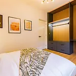 Roma Splendor Spacious Family Haven