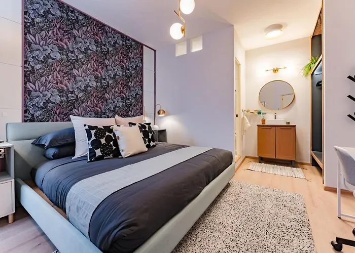 Roma Splendor Spacious Family Haven